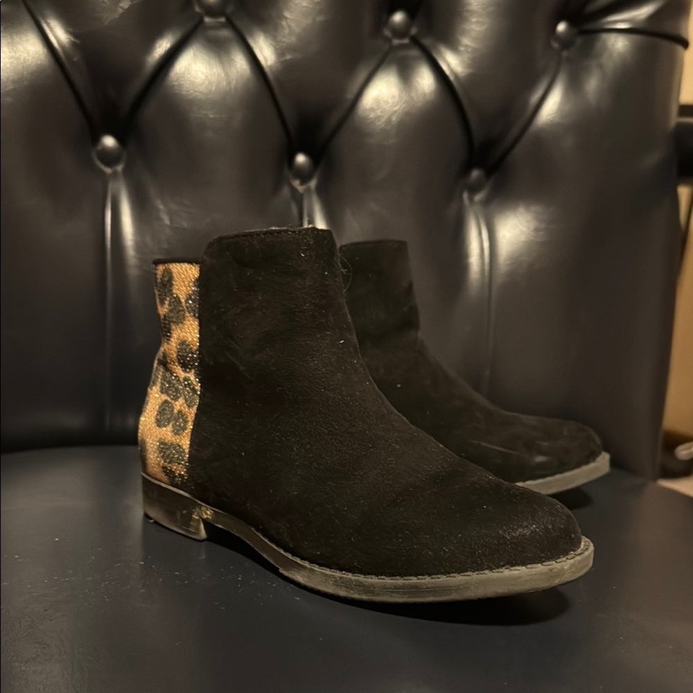 Stylish Black and Tan Ankle Boots